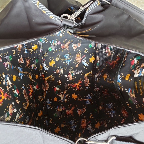 VERA BRADLEY HARRY POTTER LARGE TRAVEL DUFFEL BAG:NWT FRIENDS AT HOGWARTS - Picture 14 of 16